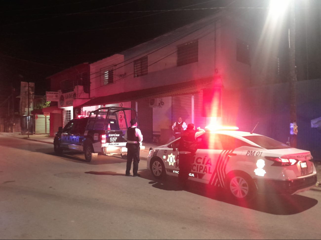 Vecinos de la calle 29 entre 26 y 26 A de la colonia Centro denunciaron agresión a una mujer en un edificio de apartamentos