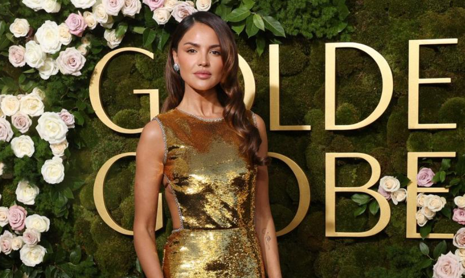 Golden Globes 2025: Eiza González asiste con impresionante vestido.