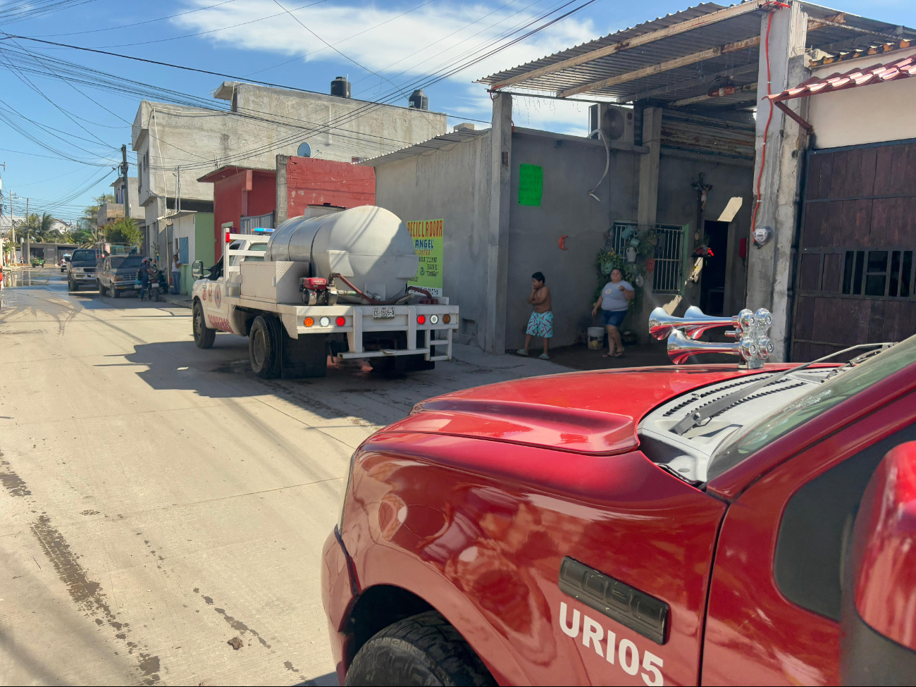 Elementos de Bomberos y Protección Civil acudieron al lugar y la situación fue controlada