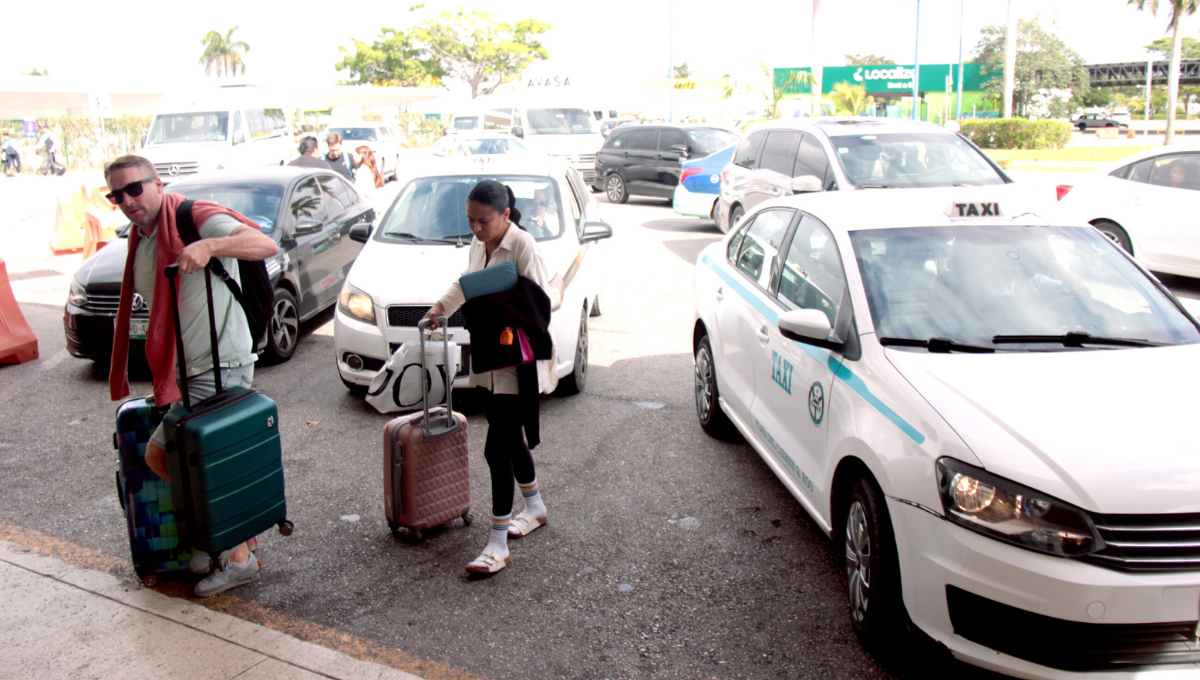 Sector turístico de Quintana Roo planea frente común contra  taxistas del aeropuerto de Cancún por tarifas excesivas