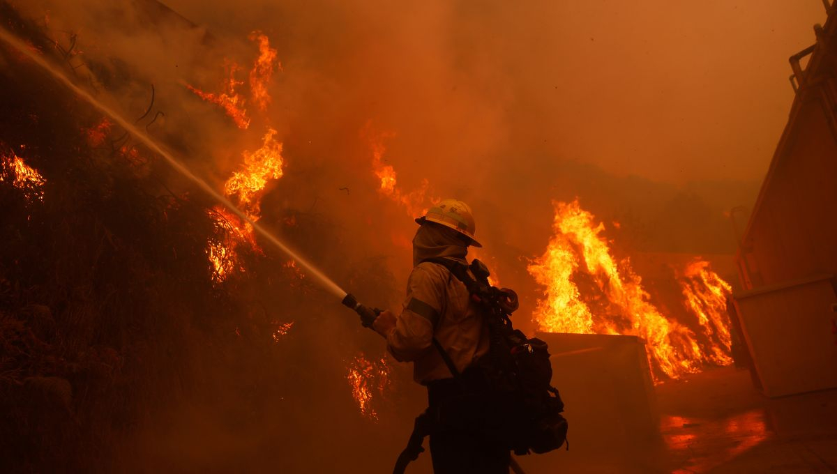 El Departamento de Protección contra Incendios de California ha desplegado equipos en toda la región