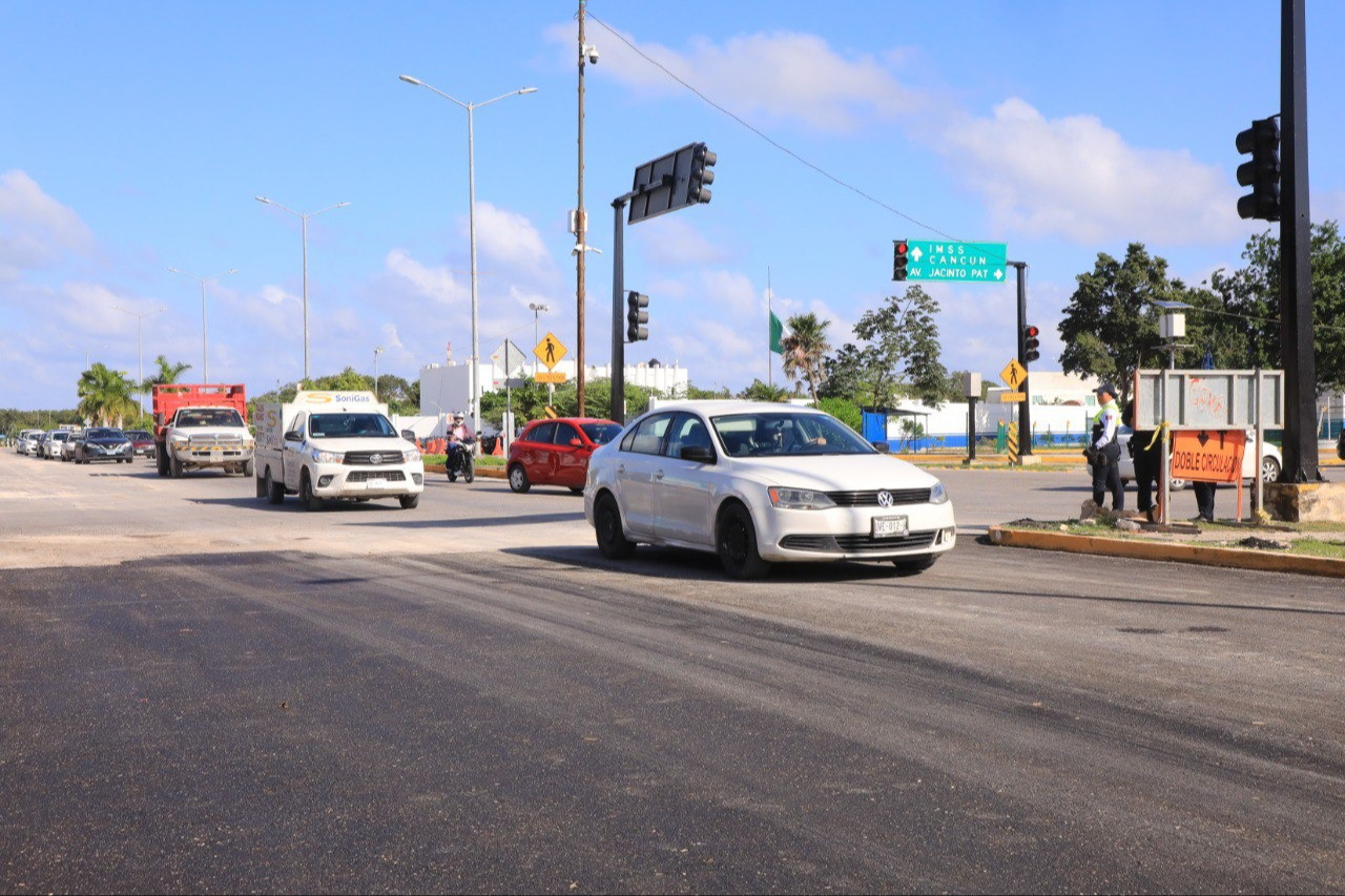 El Mazda rojo sufrió graves daños dado como pérdida total