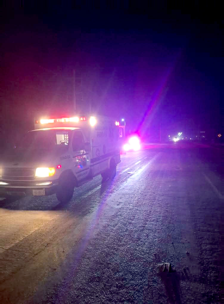 Volquetero  choca a familia en carretera federal Chetumal-Escárcega y se da a la fuga