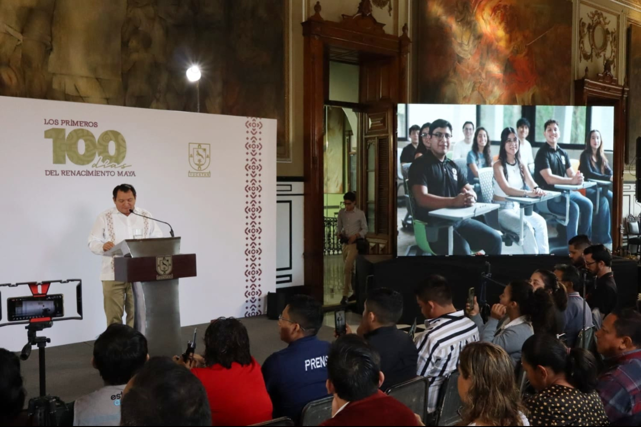 Joaquín Díaz Mena ofreció una conferencia por sus 100 días de Gobierno