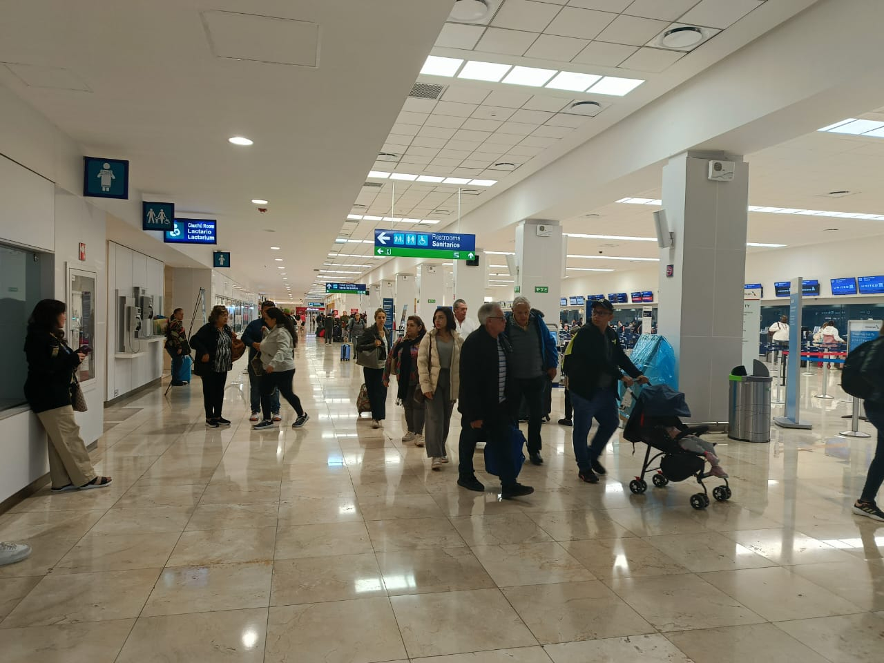 Hay buena afluencia de pasajeros en el aeropuerto de Mérida