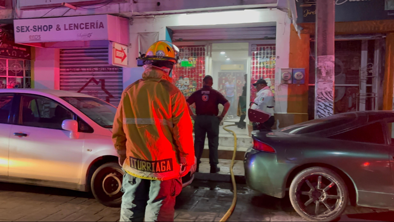 Raidolito provoca incendio en una estética de Ciudad del Carmen