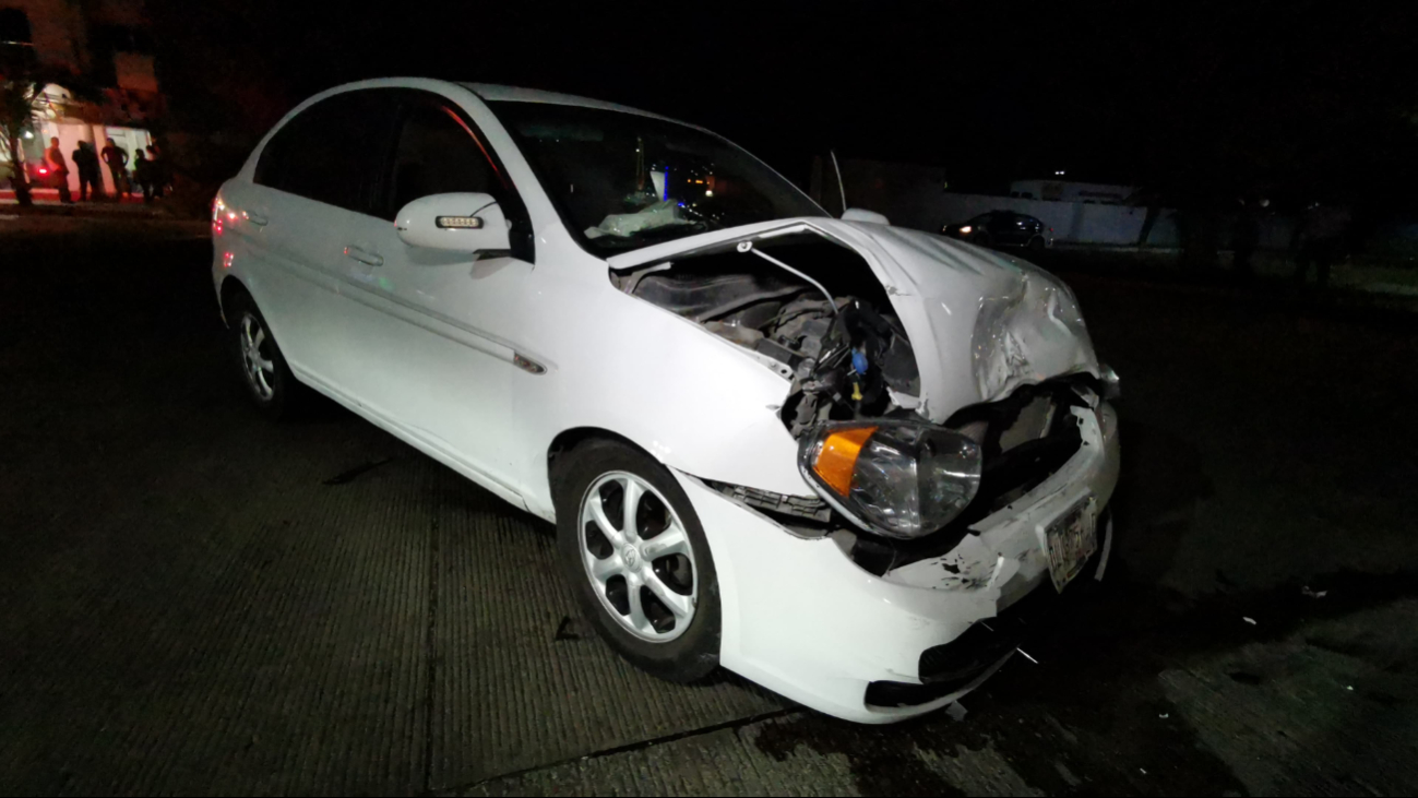 Un aparatoso choque vial se registró en la avenida Concordia