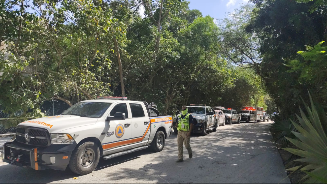 Bomberos, Protección Civil y ambulancias acudieron al área en construcción