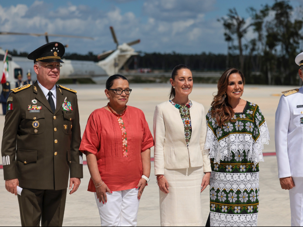 Acompañaron a la presidenta altos mandos militares y autoridades como la gobernadora de Quintana Roo, Mara Lezama