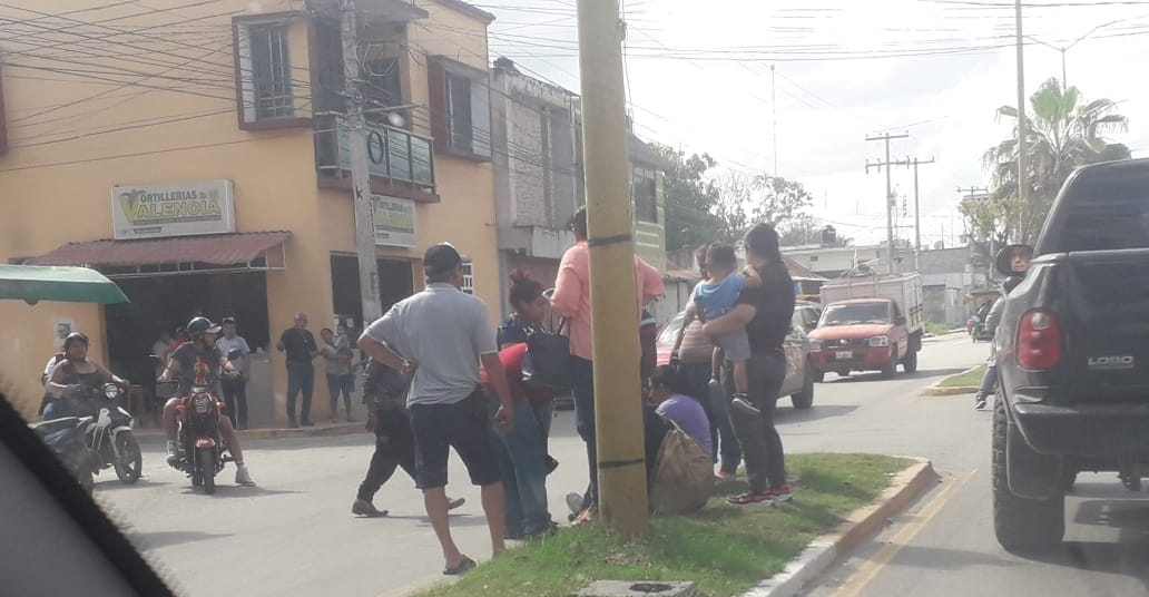 Mujer y menor lesionados mientras se transportaban en un mototaxi en Escárcega