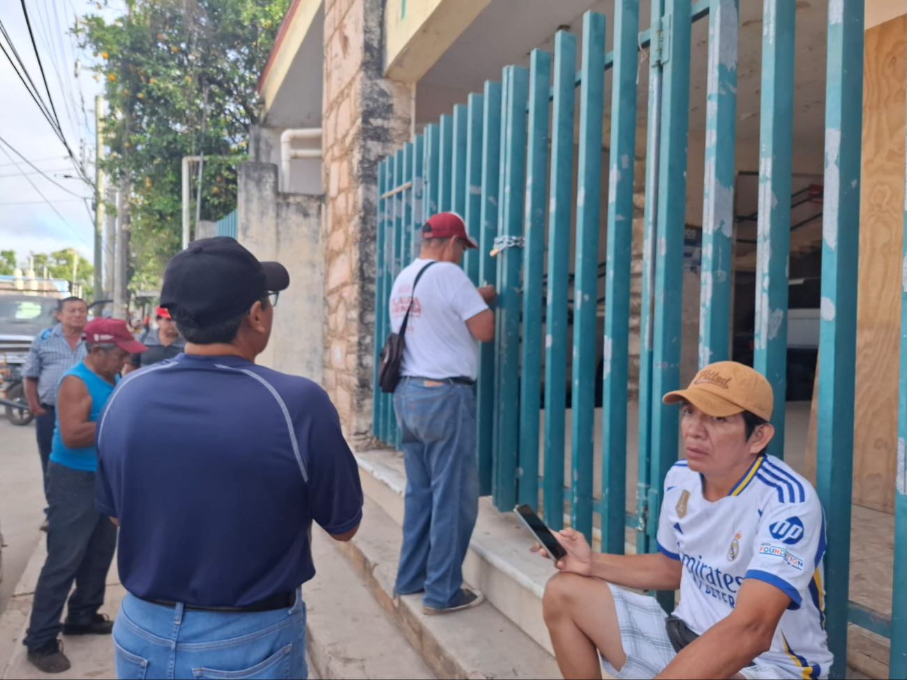 Tesorería no entregó recursos y el excomisario Ángel Gabriel Chablé Ceh reportó faltantes de tinacos y cadenas del aparejo