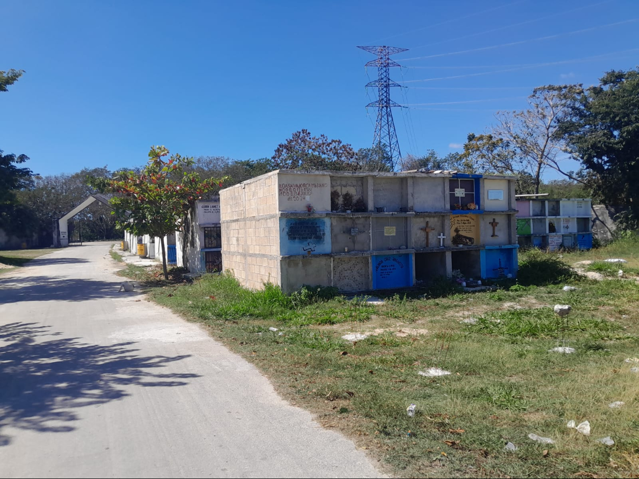 El cementerio no cuenta con vigilancia.