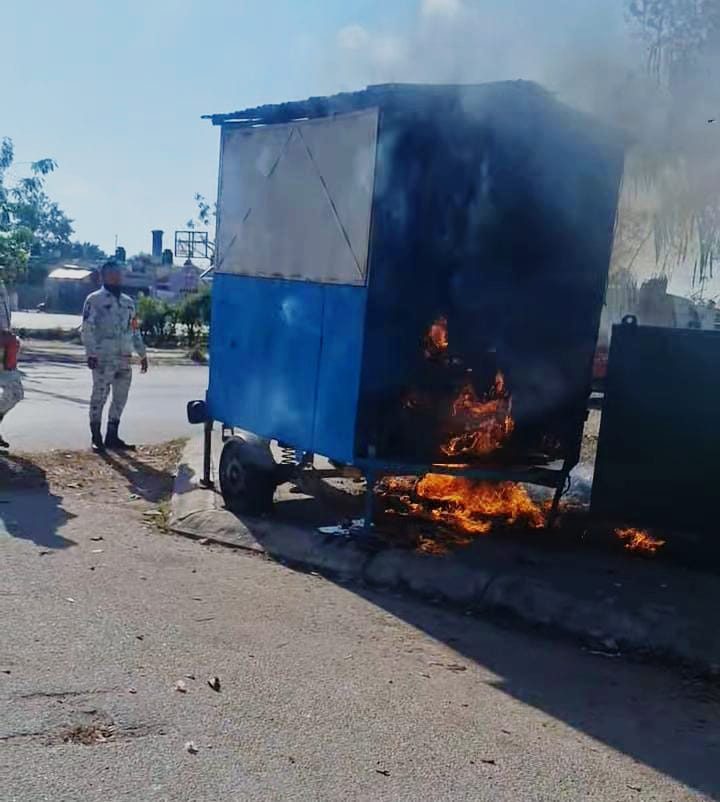 Elementos de la Guardia Nacional evitaron que un puesto de tacos acabara como chatarra