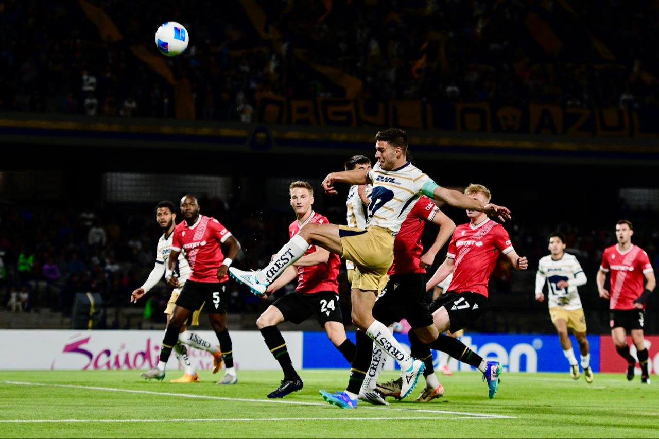 Los Pumas le dieron la vuelta al equipo canadiense