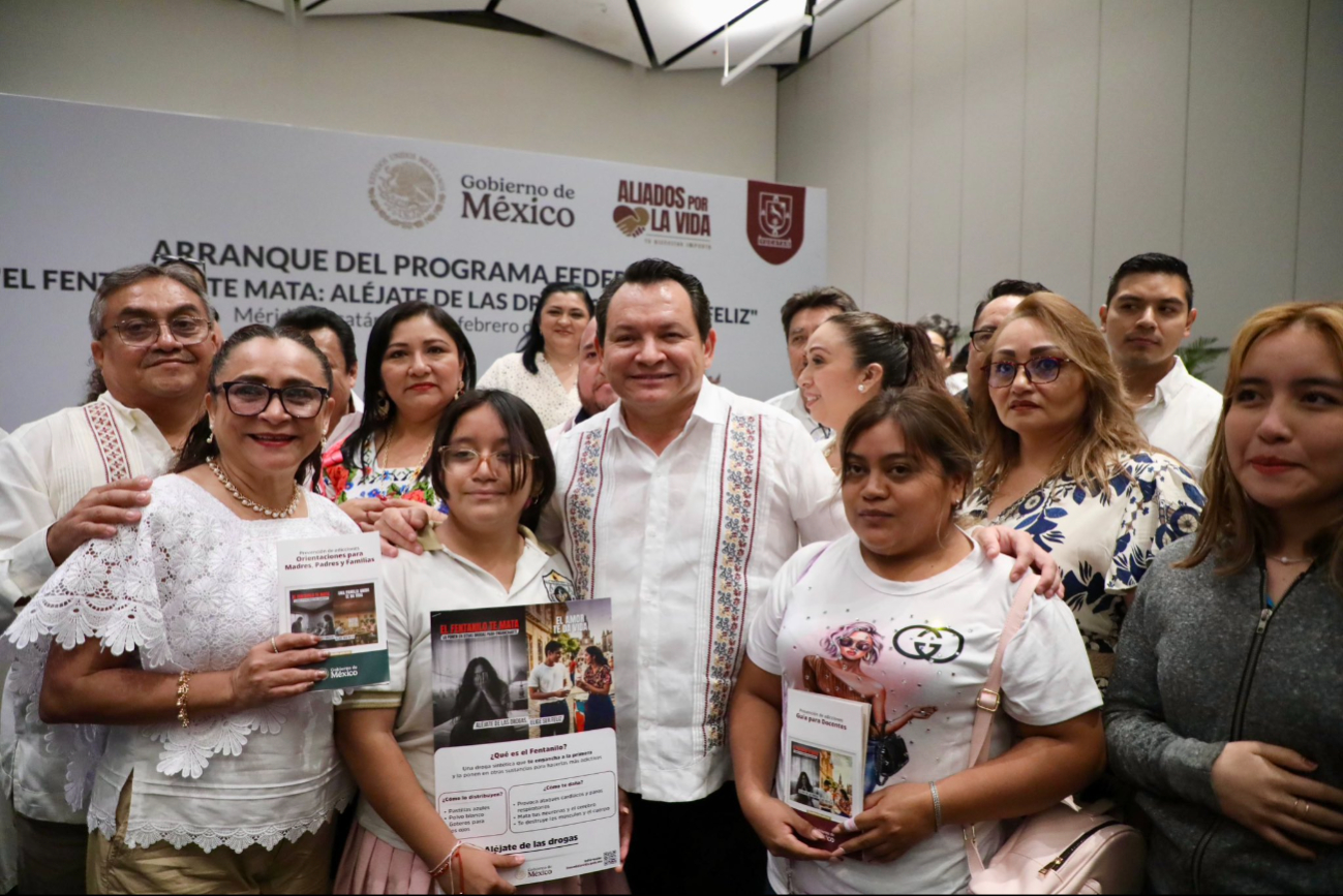 Mena se compromete con los jóvenes de Yucatán