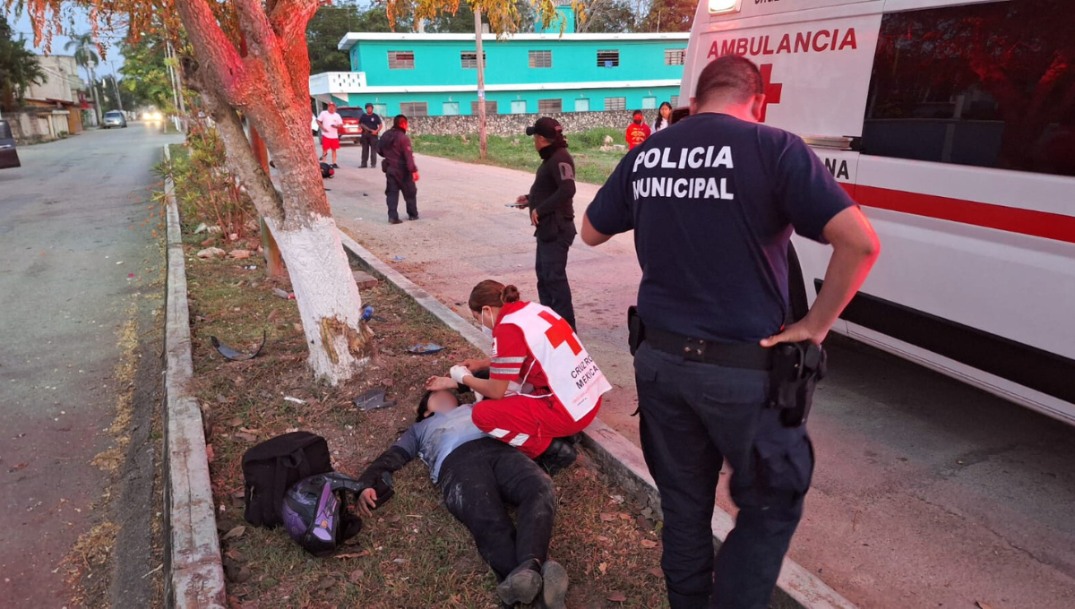 Paramédicos de la Cruz Roja atendieron a la lesionada