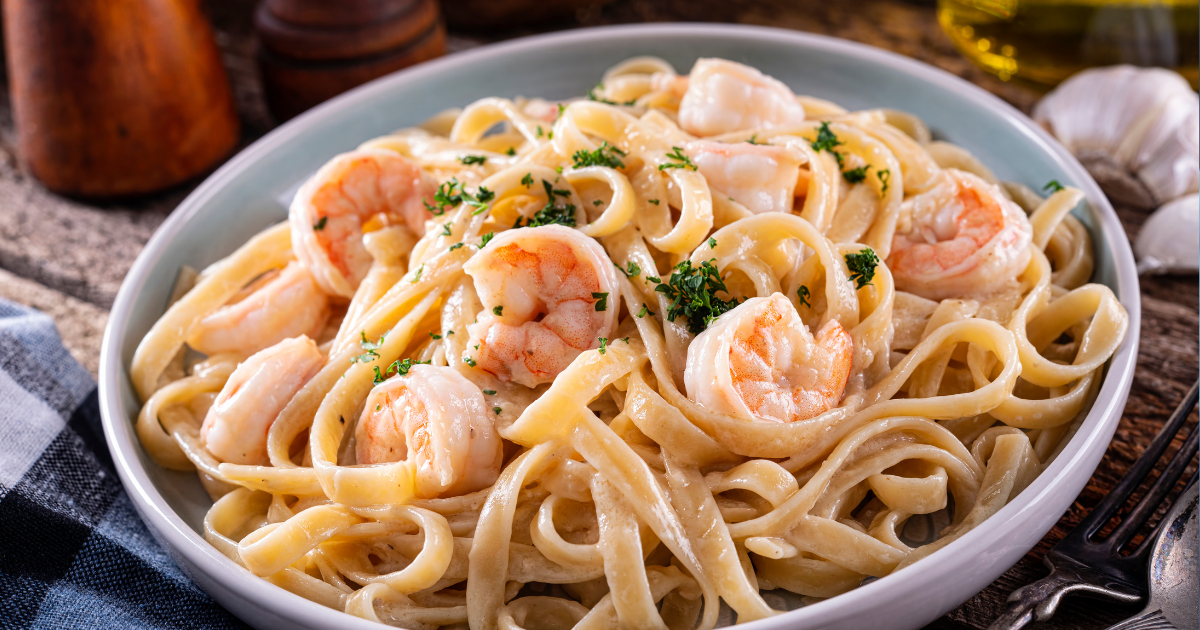 Pasta Alfredo con Camarones