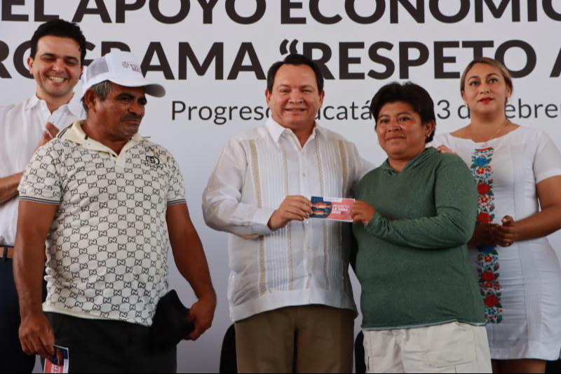 Pescadores de Yucatán reciben apoyos del programa “Respeto a la Veda 2025"