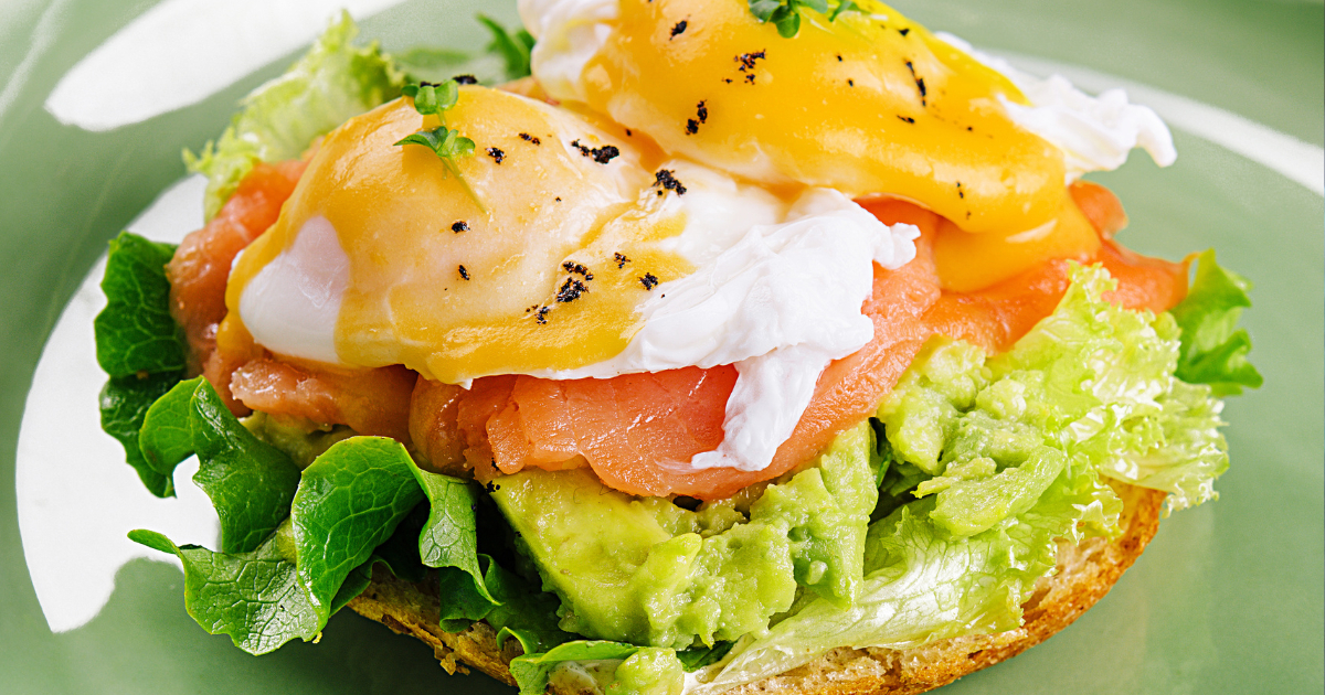 Tostadas de Aguacate y Salmón