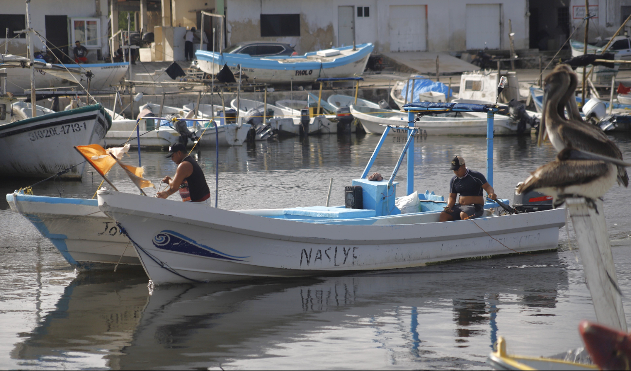 Alrededor de 12 mil 400 hombres de mar recibirán un total de 6 mil pesos en vales de despensa