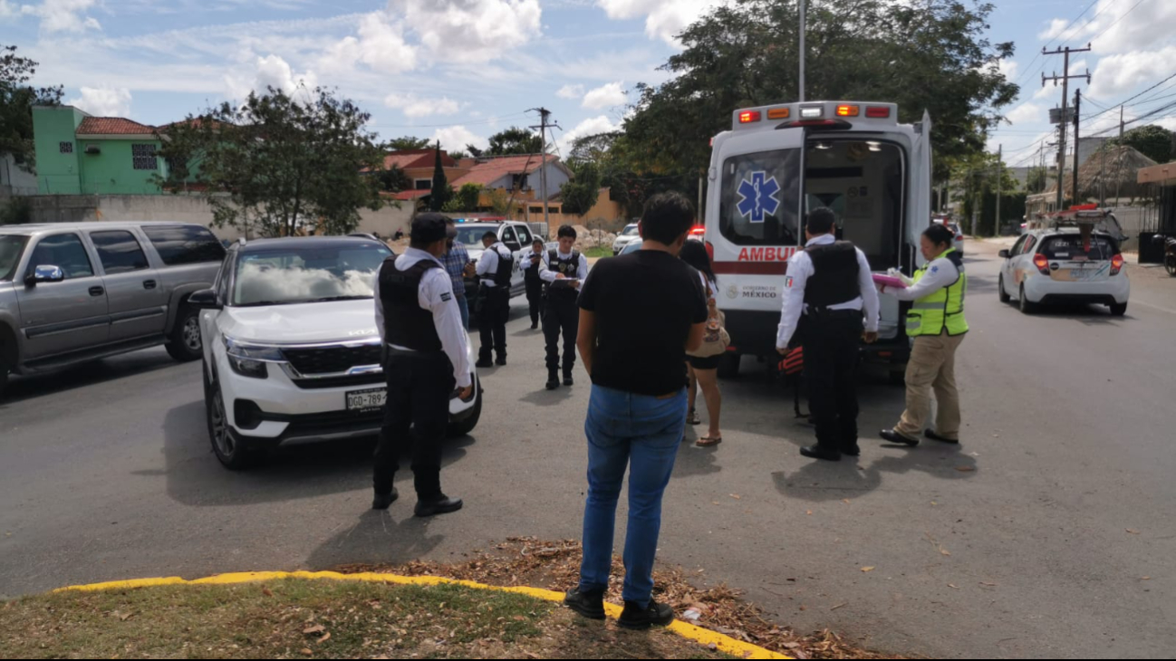 Exceso de velocidad provoca accidente entre motocicleta y camioneta en Campeche