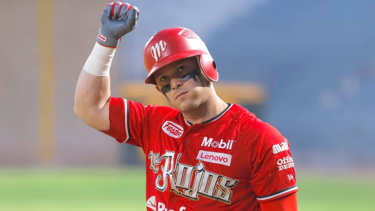 Jesús Favela nuevo integrante de Piratas de Campeche; también regresa Isidro Márquez