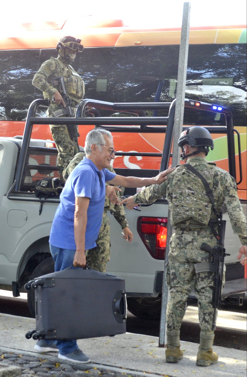 Antes de pedir ayuda a la Marina, se acercaron a elementos de la Guardia Nacional, quienes se negaron