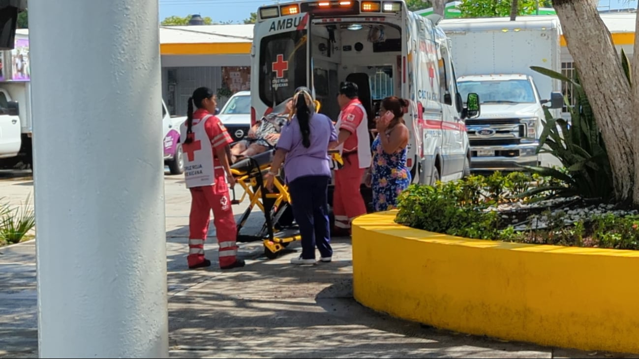 Atienden a mujer dentro del DIF.