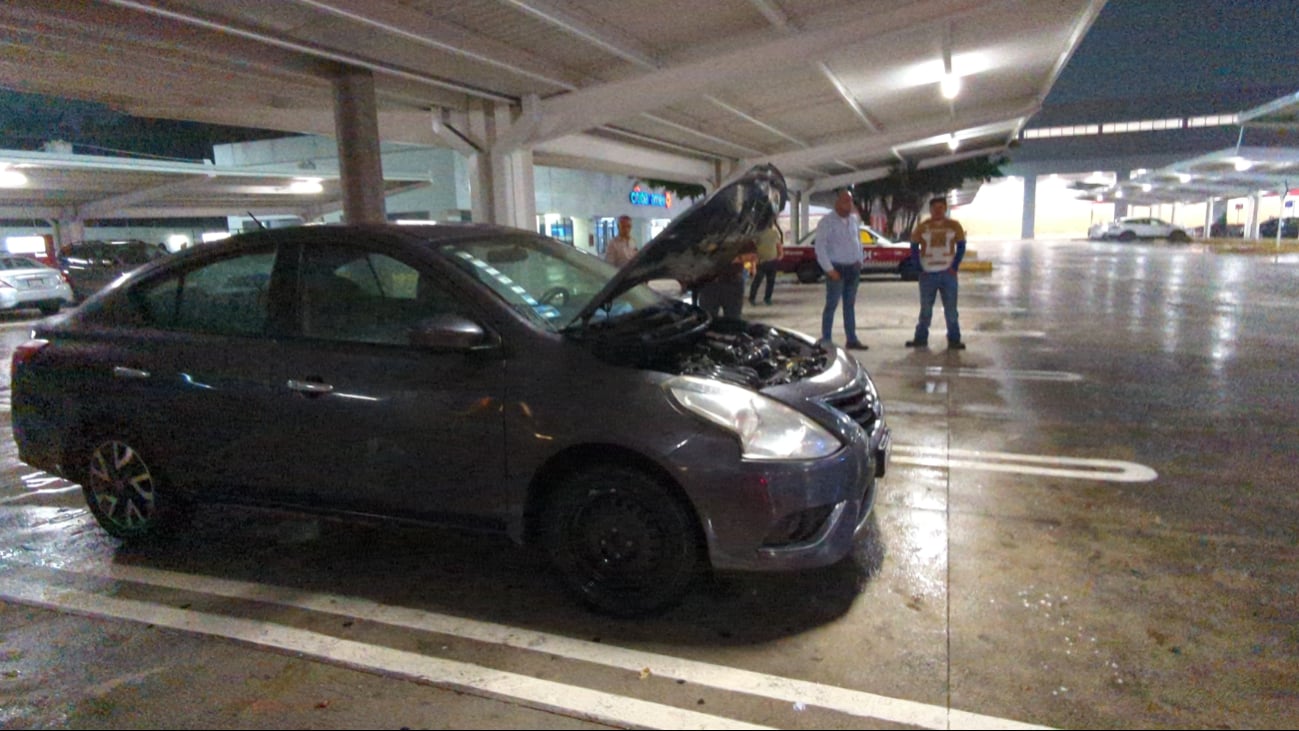 Movilización en city club por incendio de auto.
