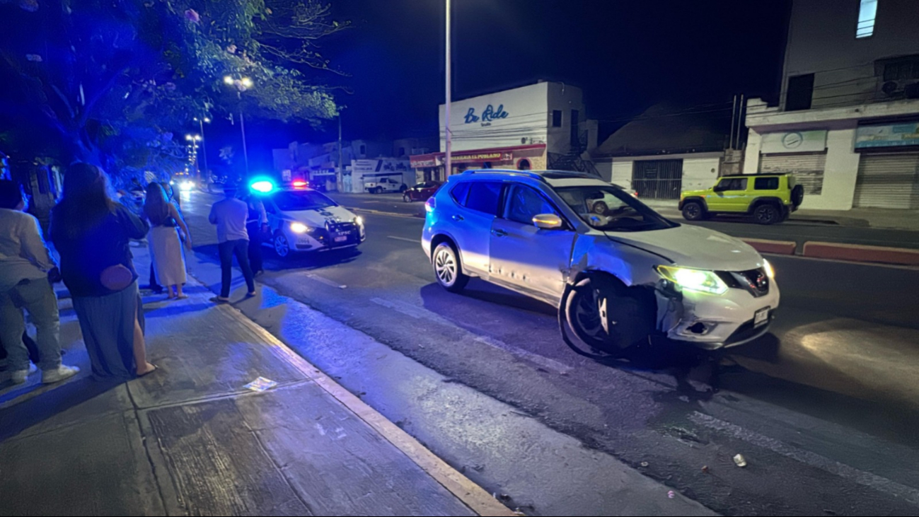 Choque de Camioneta Contra Remolque en Santa Ana