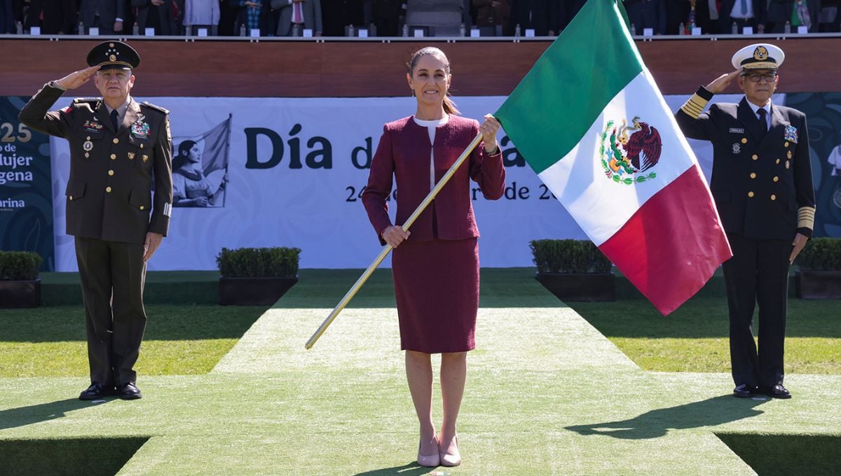 Claudia Sheinbaum Pardo al encabezar en Campo Marte la conmemoración del Día de la Bandera