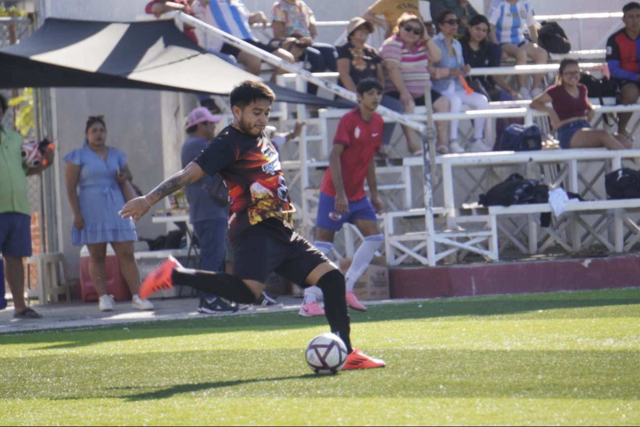 Perritos FC perdió ante los Piratas News en la liga de Campeche