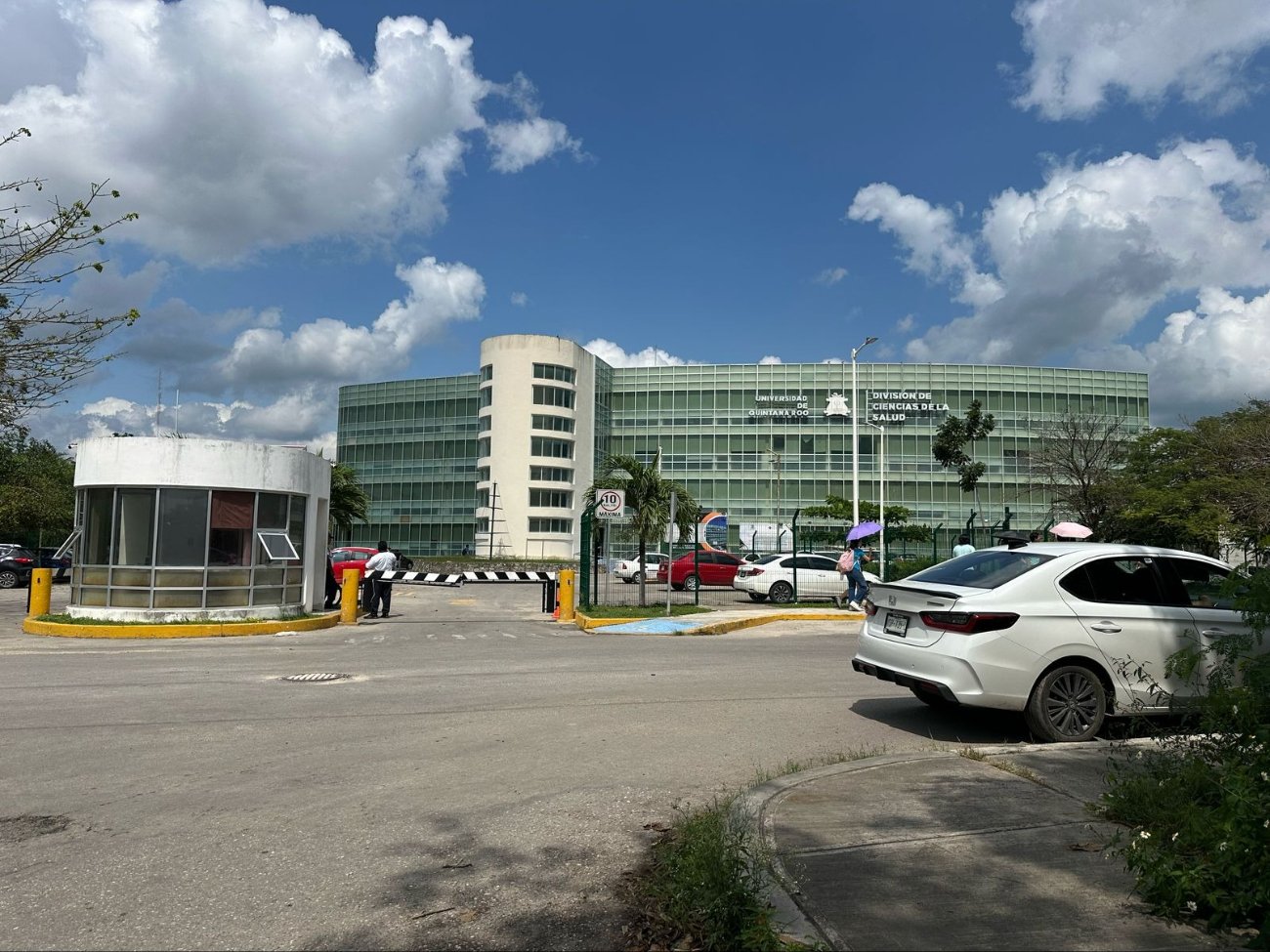 Alumnos de la DCS no conocen cúando volveran a las instalaciones.