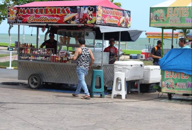 Dentro de este sector existe la competencia desleal, pues aquellos que son regulados están sometidos bajo las leyes.