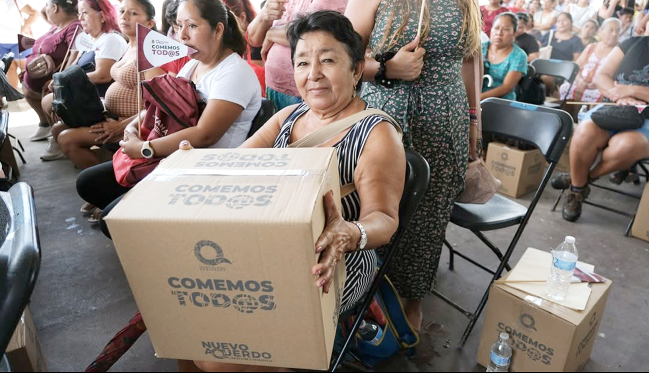 En la entidad, suman 57 mil favorecidos con la entrega de una tarjeta por mil 420 pesos para productos de la canasta básica.