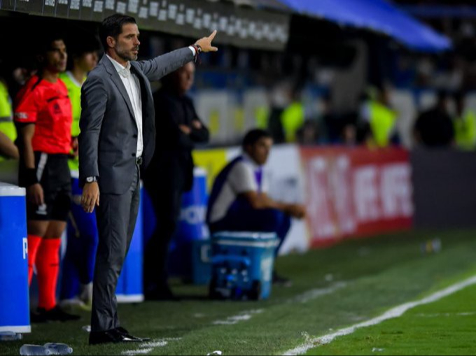 El karma de Gago: Afición de Chivas celebra eliminación de Boca en Libertadores