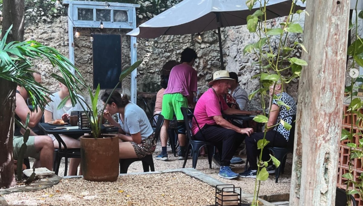 UNESCO condena agresión de turista catalán a mujer en una cafetería de Mérida; ‘no es funcionario’, aclara