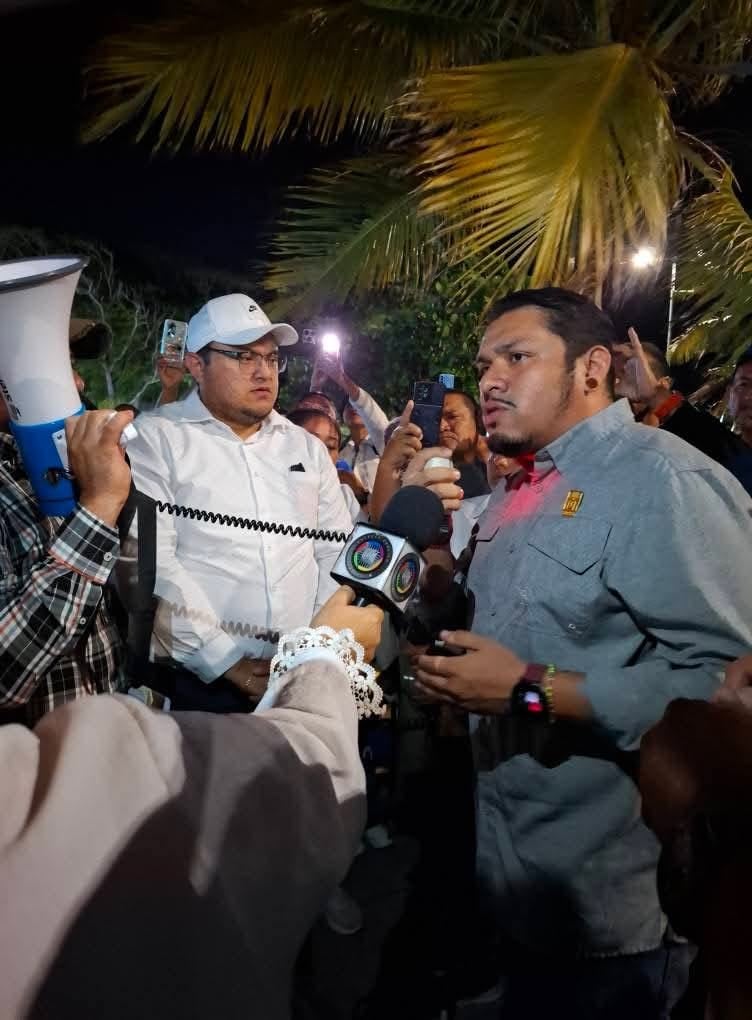 Los trabajadores deseaban armar una mesa de diálogo con las autoridades.