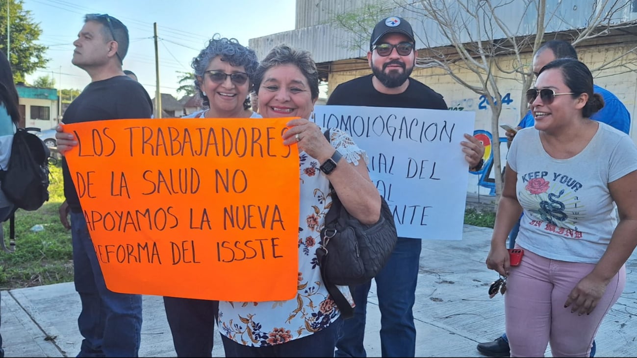 Los trabajadores llegaron hasta el parque principal de la ciudad.