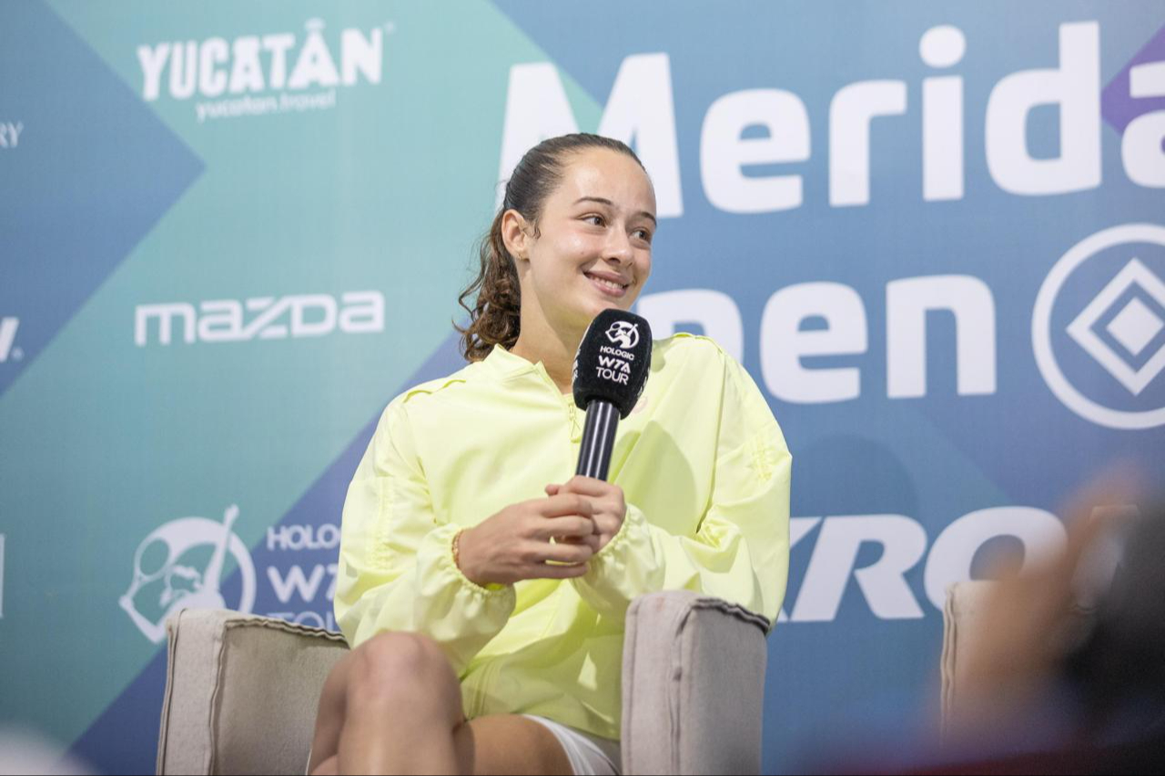 en conferencia de prensa