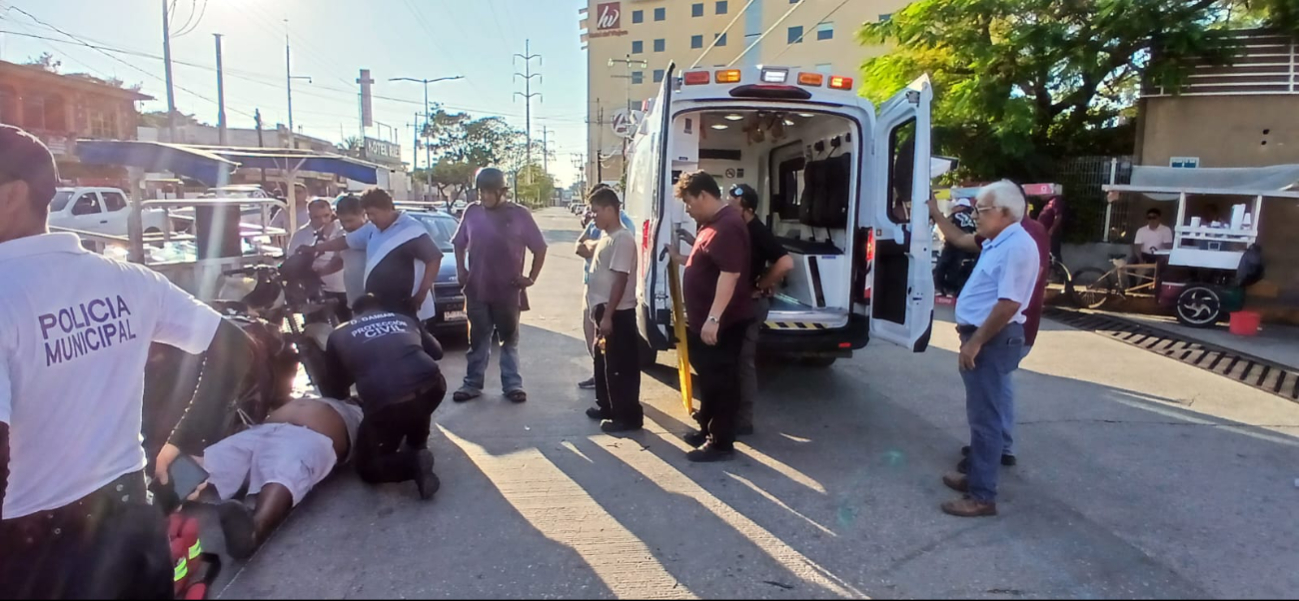 Al sitio acudieron paramédicos para atender al accidentado.