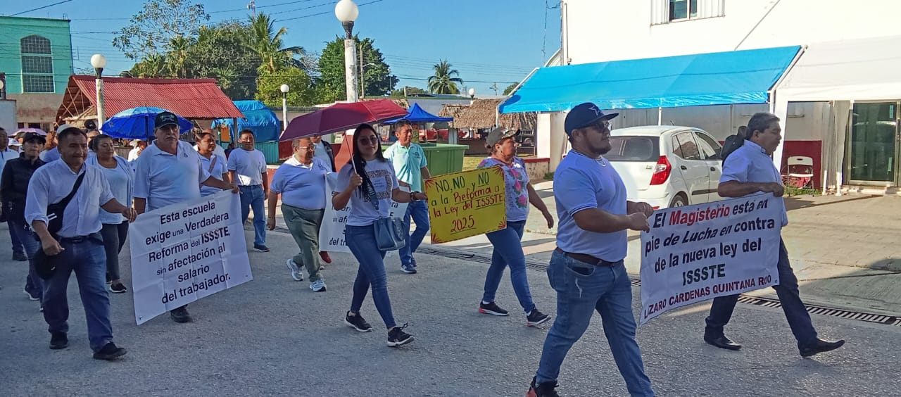 Docentes continuarán con las marchas hasta obtener una respuesta positiva