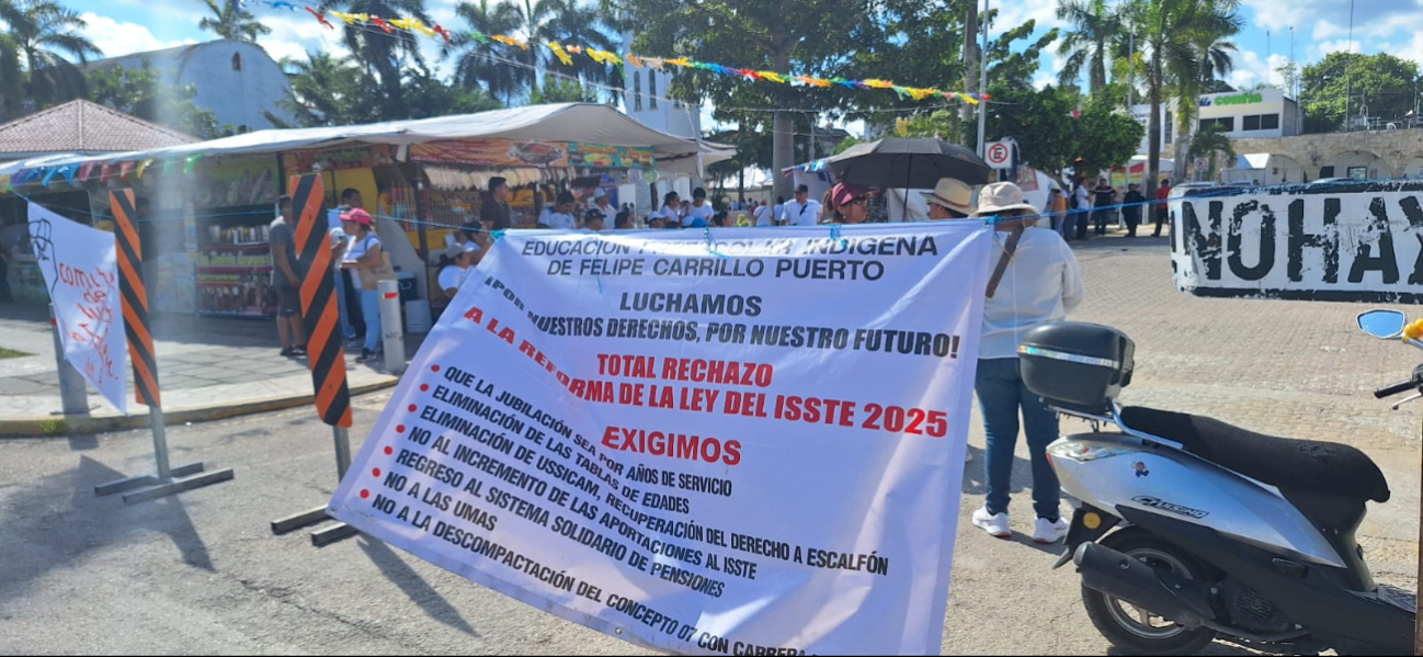 Docentes de la Zona Maya de Quintana Roo  continúan  marchas contra la reforma