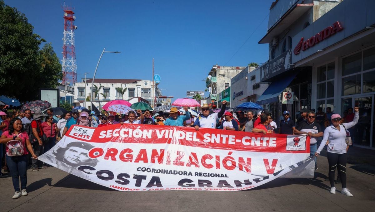 Esta decisión se da luego de que docentes de al menos siete estados, se manifestaran en contra de la propuesta