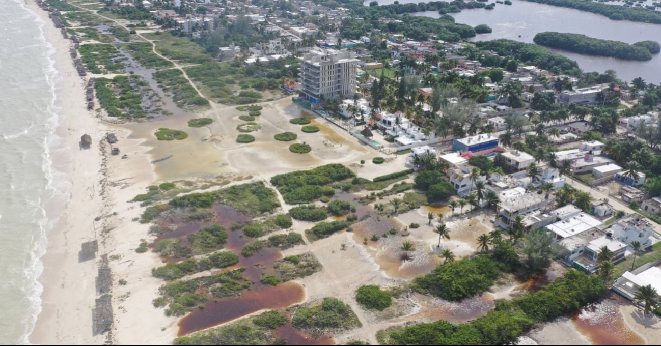 Los habitantes de Sisal denuncian que maquinaria pesada destruyó amplia zona del litoral