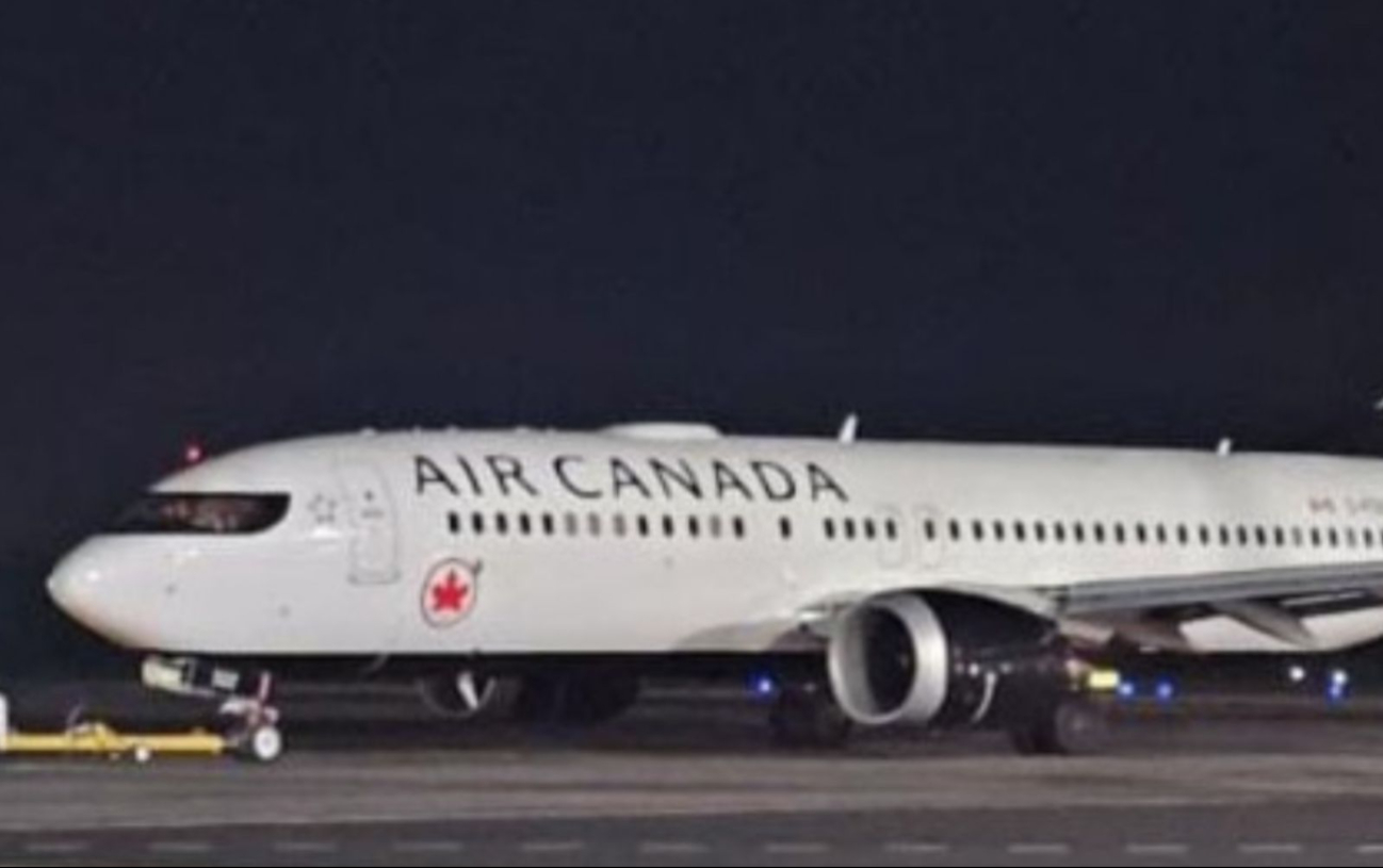 El avión canadiense no presentó peligro para las personas alrededor.