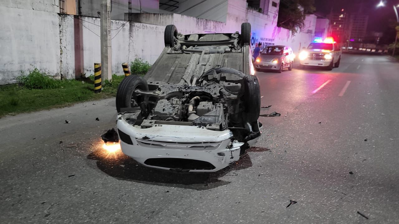 En el segundo incidente el conductor y su vehículo terminaron boca abajo