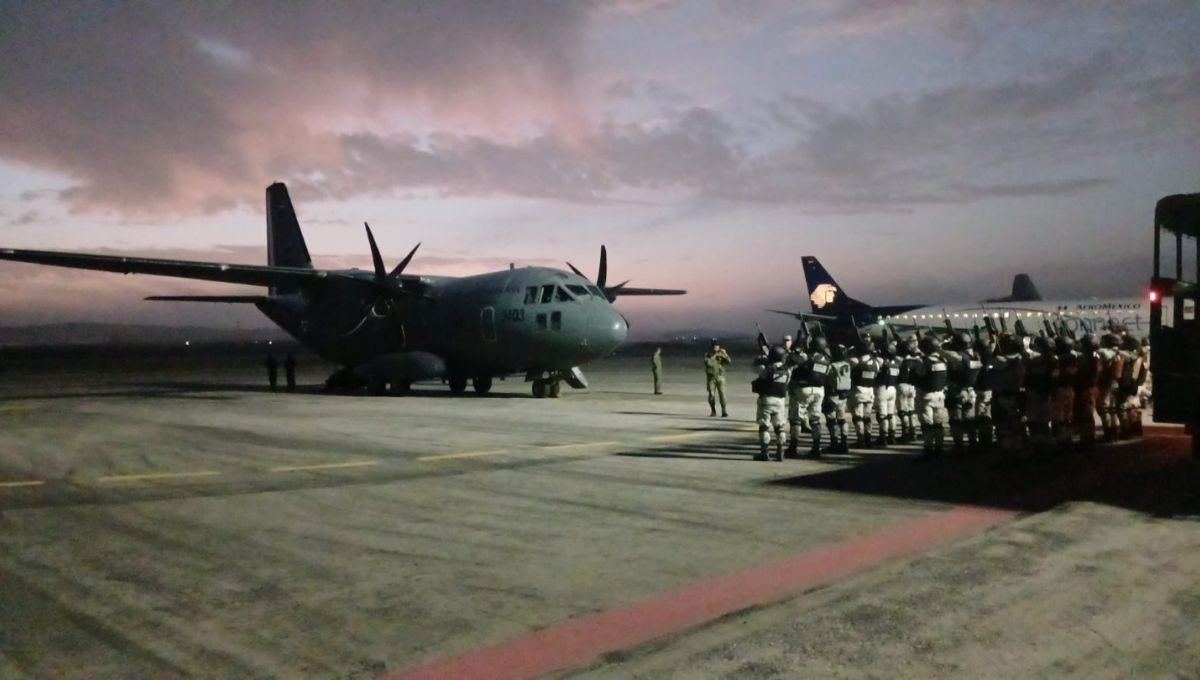 Desde el Campo Militar No. 1-A en Ciudad de México, 2 mil 700 efectivos del Ejército Mexicano partieron por tierra a diferentes ciudades fronterizas