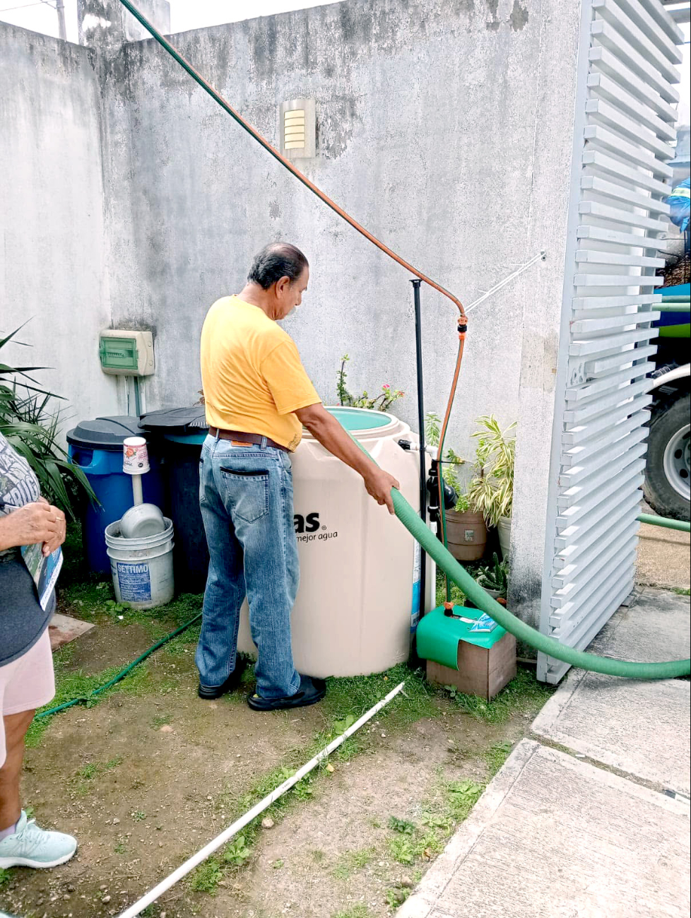 En algunas colonias se abastecen a cuentagotas desde hace cinco años, por lo que el hartazgo contra Aguakan aumenta