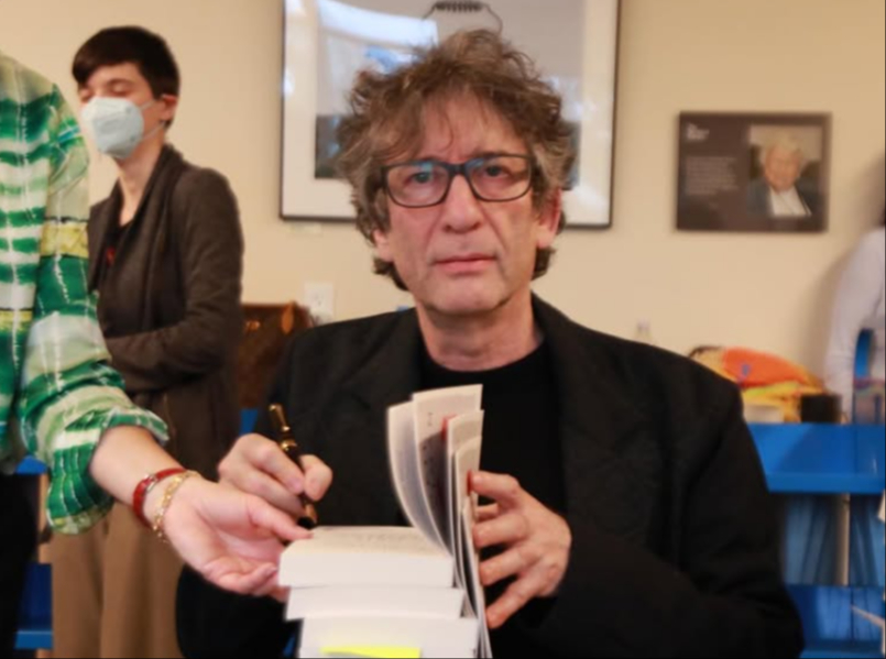 Neil Gaiman es demandado por agresión sexual, su esposa también es demandada